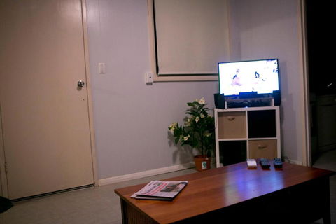 Cave Place Units - QLD Tourism 6