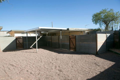 Cave Place Units - QLD Tourism 3