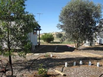 Stone Hut Cottage - Queensland Tourism 4