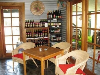 Stone Hut Cottage - Queensland Tourism 1