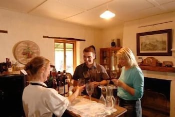 Stone Hut Cottage - Queensland Tourism 2