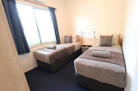 Lakeview Apartments - Queensland Tourism 0