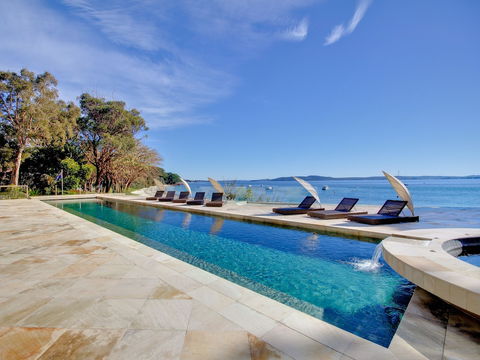 Amarna Luxury Beach Resort - QLD Tourism 4