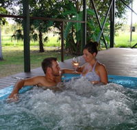 Berry Creek Bush Retreat - Queensland Tourism