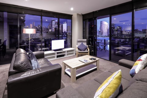 AKOM AT Docklands - Queensland Tourism 0