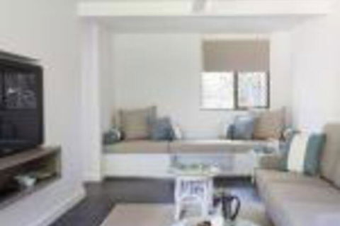 Bayshore Bungalows - Queensland Tourism 0