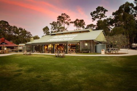 Paradise Country Farmstay - Queensland Tourism 0