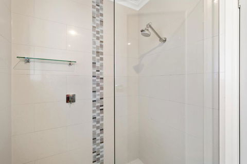 City Two Apartment - Queensland Tourism 6