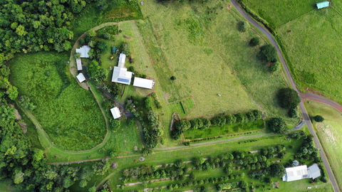 Mena Creek Flower House - Queensland Tourism 1