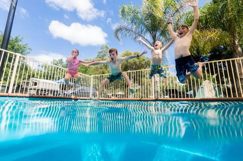Deniliquin Riverside Caravan Park - Queensland Tourism 2
