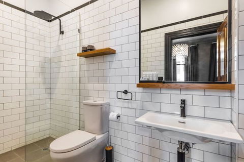 East Brunswick Hotel - QLD Tourism 1