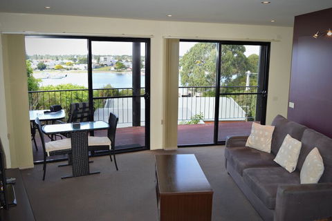 Ocean View Apartment 1 - Queensland Tourism 2