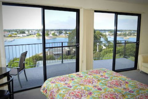 Ocean View Apartment 1 - Queensland Tourism 0