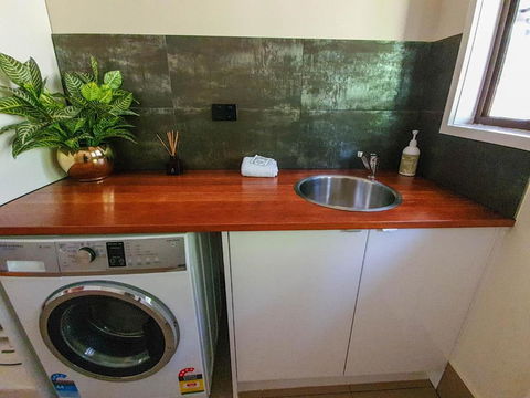 Crystalbrook Cottage - Queensland Tourism 2