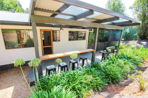Crystalbrook Cottage - Queensland Tourism 1