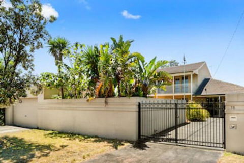 Isle Of Serenity - Queensland Tourism 0