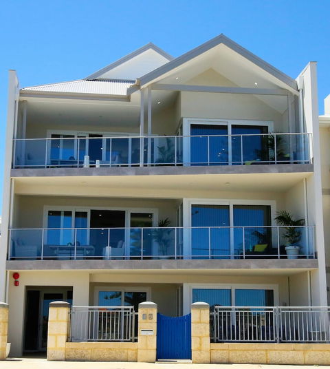 Studio Style Mindarie Marina - Queensland Tourism 1