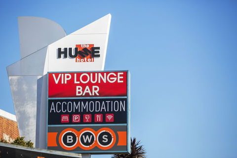 Nightcap At Hume Hotel - QLD Tourism 7