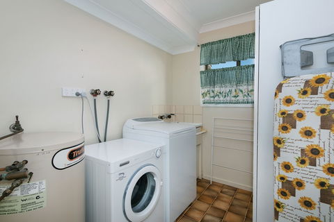 Beachside Holiday Home - Queensland Tourism 2