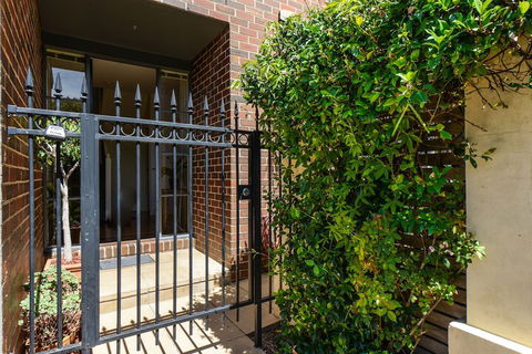 BOUTIQUE STAYS - Brighton Abode - Queensland Tourism 1