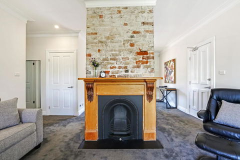 Bellevue Accommodation - QLD Tourism 3