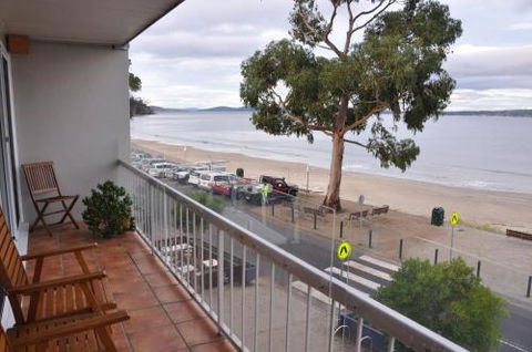 Rivermouth On Kingston Beach - Queensland Tourism 3