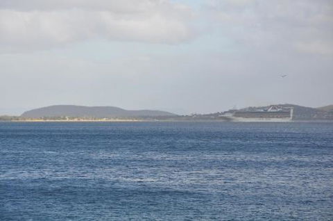 Rivermouth On Kingston Beach - Queensland Tourism 1