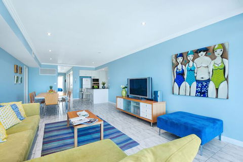 On The Beach Getaway - Queensland Tourism 5