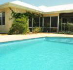 Halls Head Holiday Home - QLD Tourism