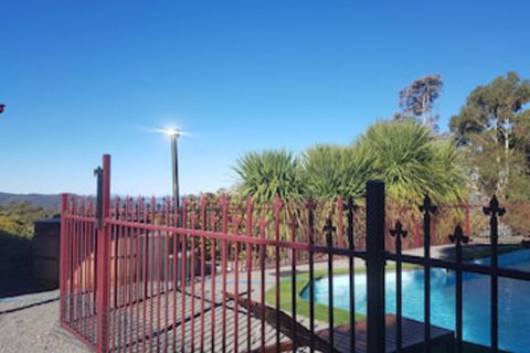 The Hobart Entrance - Queensland Tourism 0