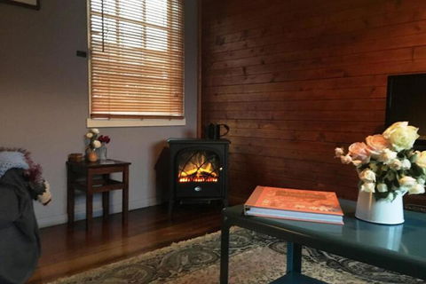 Walnut Cottage - QLD Tourism 6