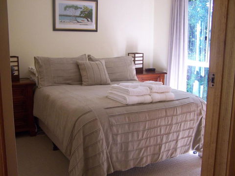 Drumreagh Bed & Breakfast Cabins - Queensland Tourism 2