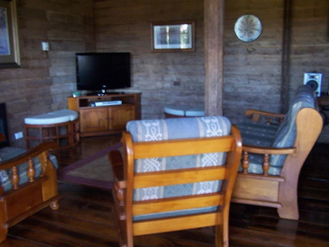 Drumreagh Bed & Breakfast Cabins - Queensland Tourism 1
