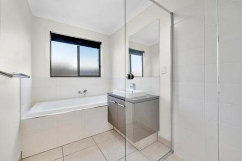 Glas - Queensland Tourism 6