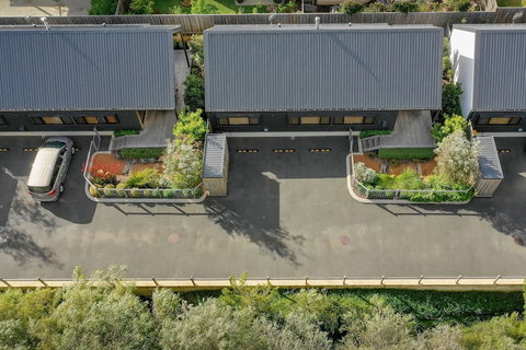 Margaret River Bungalows - QLD Tourism 6