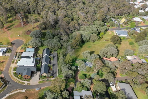 Margaret River Bungalows - QLD Tourism 1