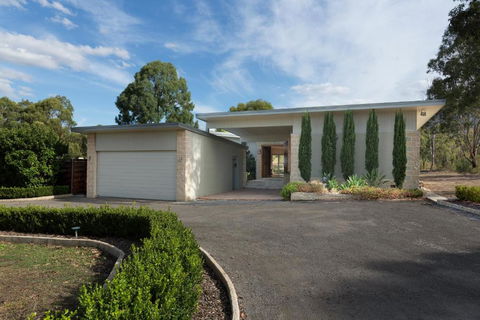 Blue Cliff Retreat - Queensland Tourism 6