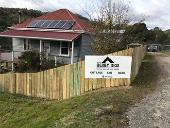 Derby Digs Cottage - QLD Tourism 2