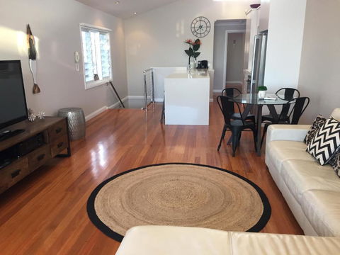 Waterfront Dream Vincentia - QLD Tourism 1