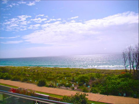 Waterfront Dream Vincentia - QLD Tourism 4