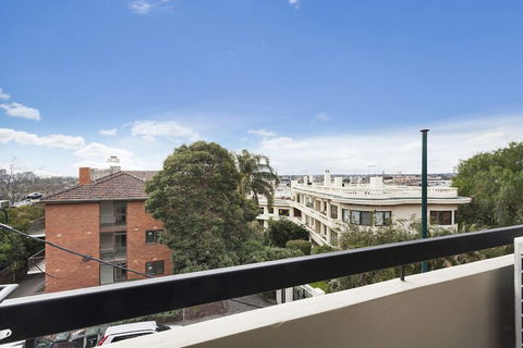 BOUTIQUE STAYS - Ace's Place - QLD Tourism 4