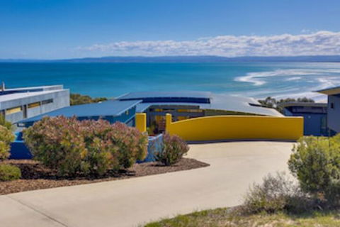 Banksys By The Bay - Queensland Tourism 0