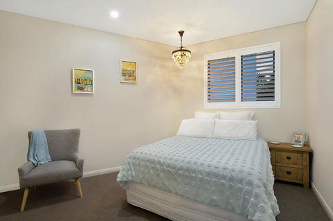 Belle Vue Penthouse At Black Beach - QLD Tourism 4