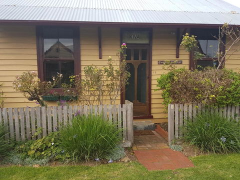 Twomeys Cottage - Queensland Tourism 3
