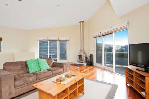 Felicity - Queensland Tourism 4
