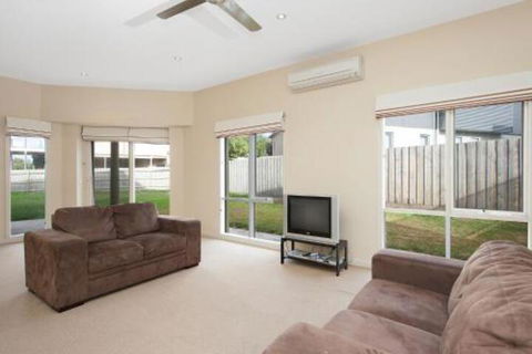 Felicity - Queensland Tourism 5