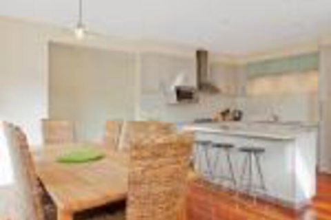 Felicity - Queensland Tourism 0