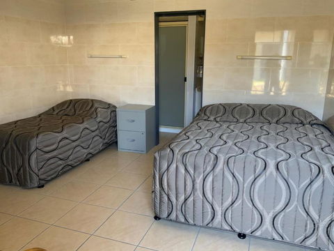 Top 1 Motel - Queensland Tourism 1