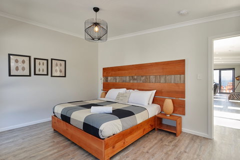 Whale Watcher 2 - QLD Tourism 6