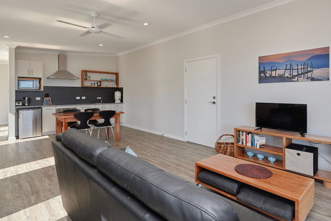 Whale Watcher 2 - QLD Tourism 4